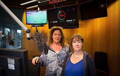 Ulrike Simon und Vera Linß im radioeins-Sendestudio
