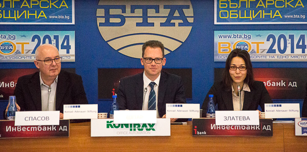 Orlin Spassov, Christian Spahr, Manuela Zlateva - Präsentation der Studien-Ergebnisse während einer Pressekonferenz am 03.02.2015