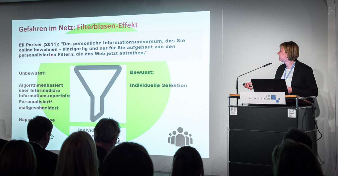 Prof. Dr. Birgit Stark während ihres Vortrages | Foto: © Jörg Wagner