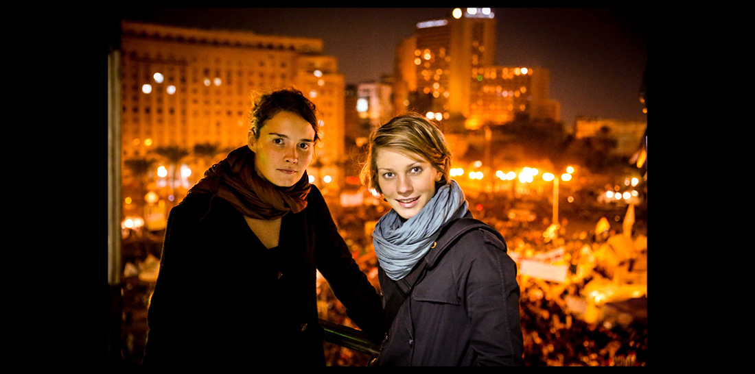 Caterina und Amrai vor dem Tahrir-Platz | Foto: © Shady Alassar